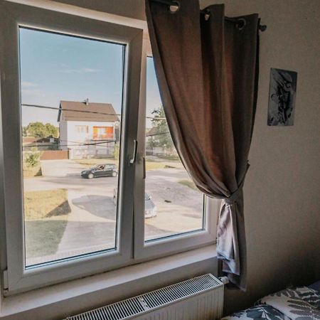 Apartmani Tea I Toni Gradiste Esterno foto