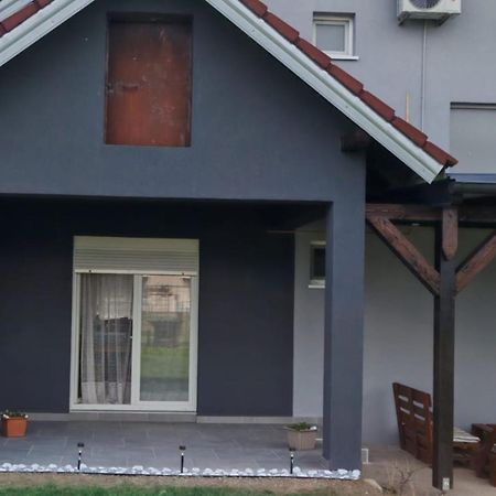 Apartmani Tea I Toni Gradiste Esterno foto
