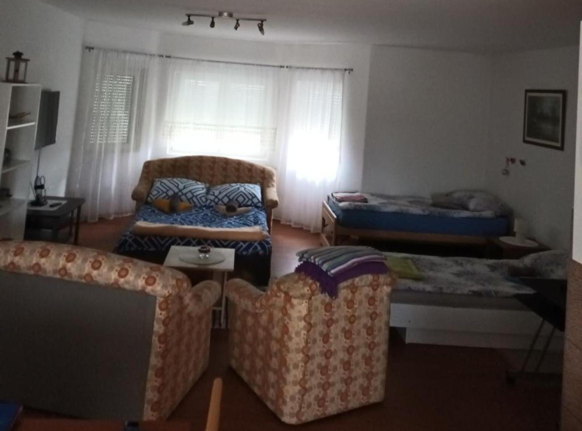 Apartmani Tea I Toni Gradiste Esterno foto