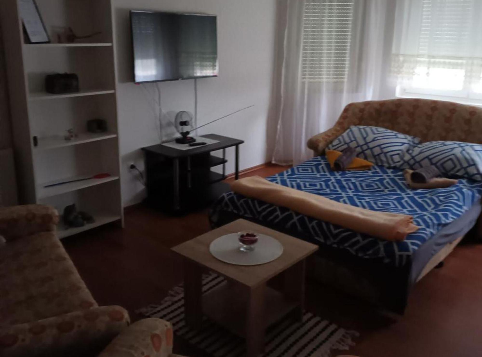 Apartmani Tea I Toni Gradiste Esterno foto