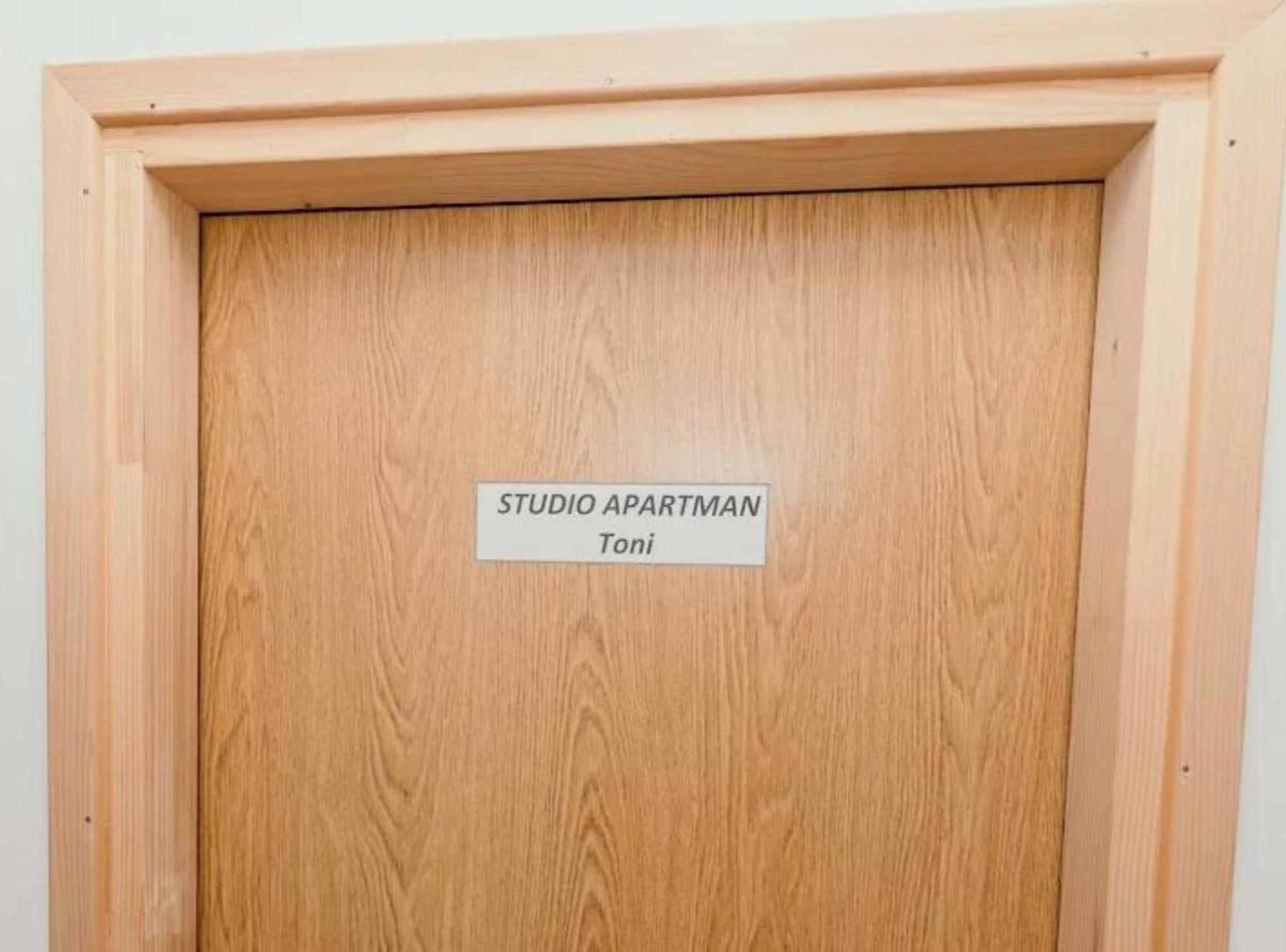 Apartmani Tea I Toni Gradiste Esterno foto