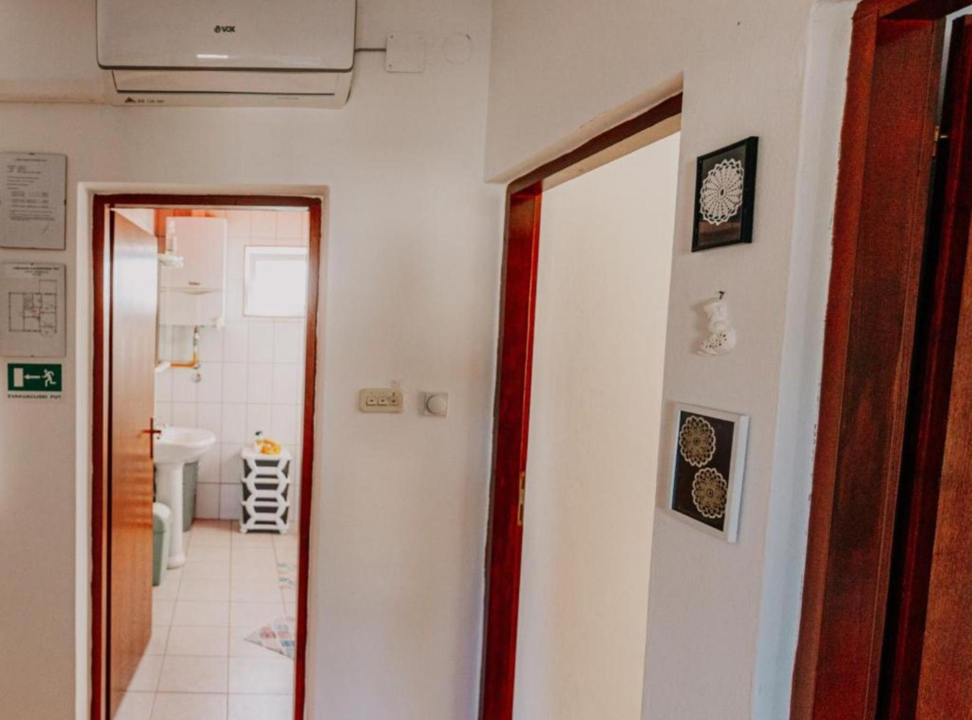 Apartmani Tea I Toni Gradiste Esterno foto