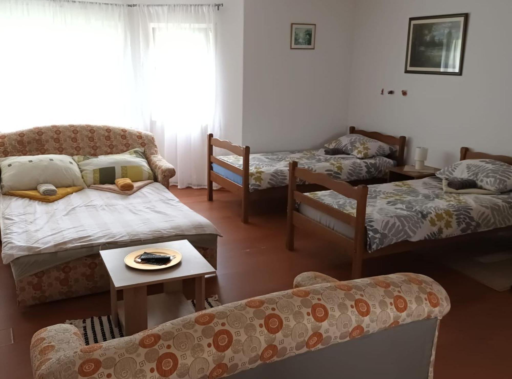 Apartmani Tea I Toni Gradiste Esterno foto