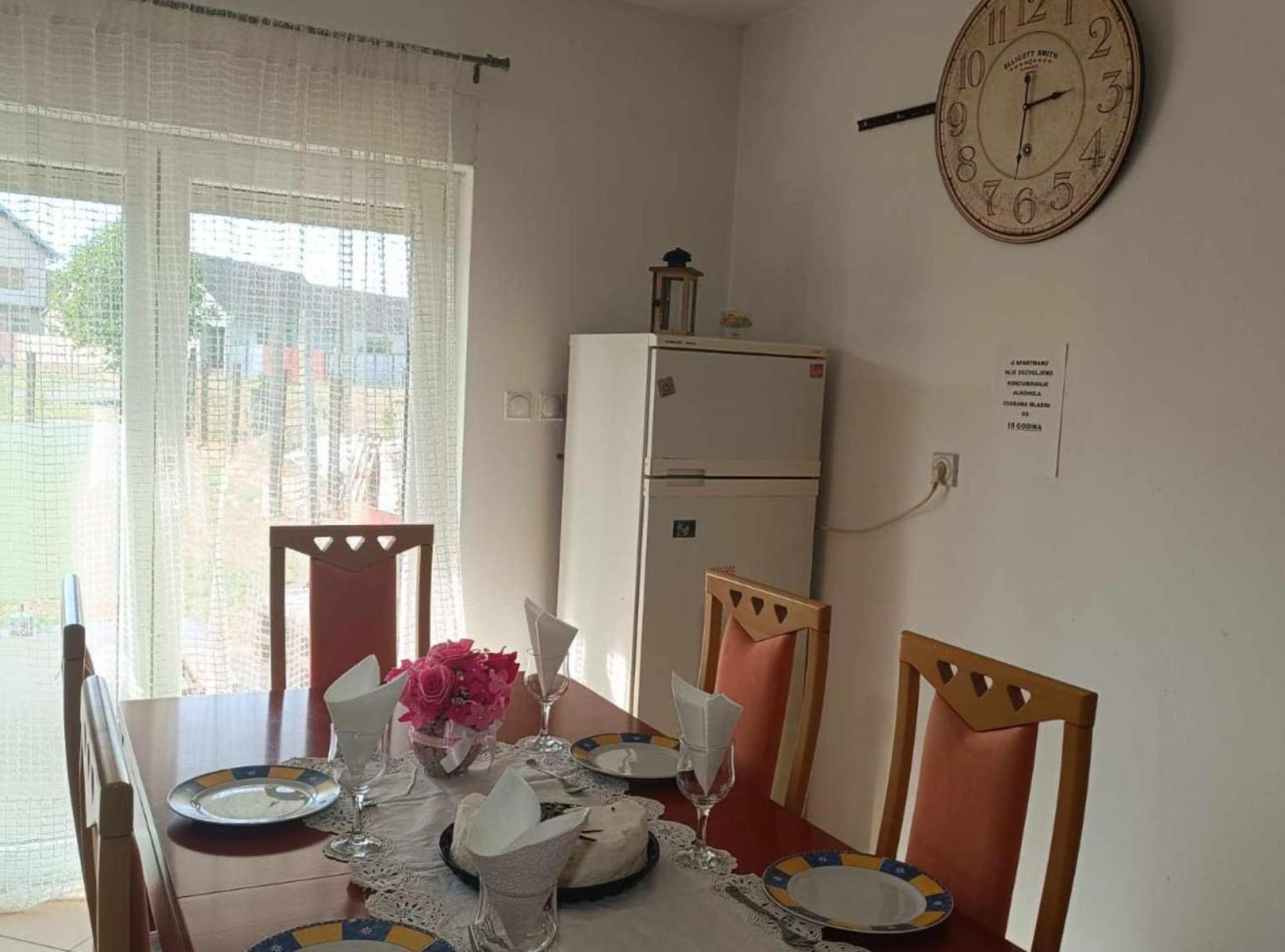 Apartmani Tea I Toni Gradiste Esterno foto