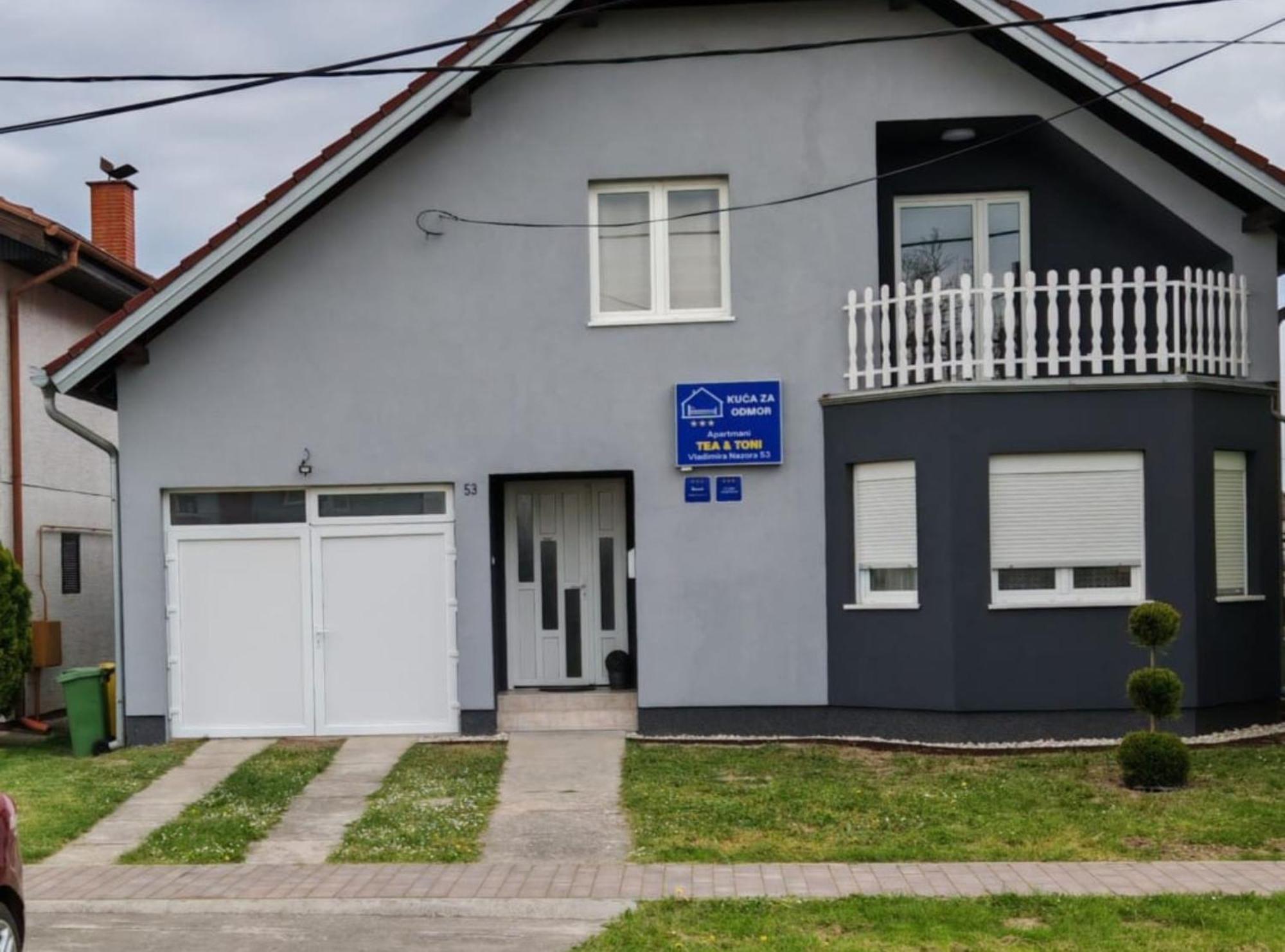 Apartmani Tea I Toni Gradiste Esterno foto